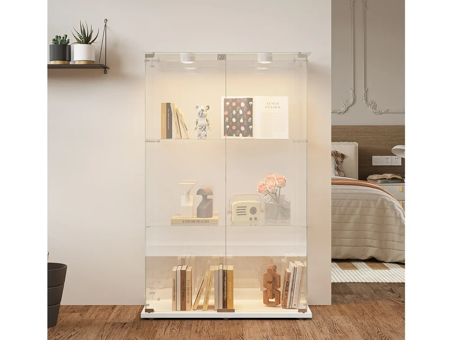 Vitrina exenta de cristal blanco con iluminación LED activada por toque, 3 estantes y 2 puertas.