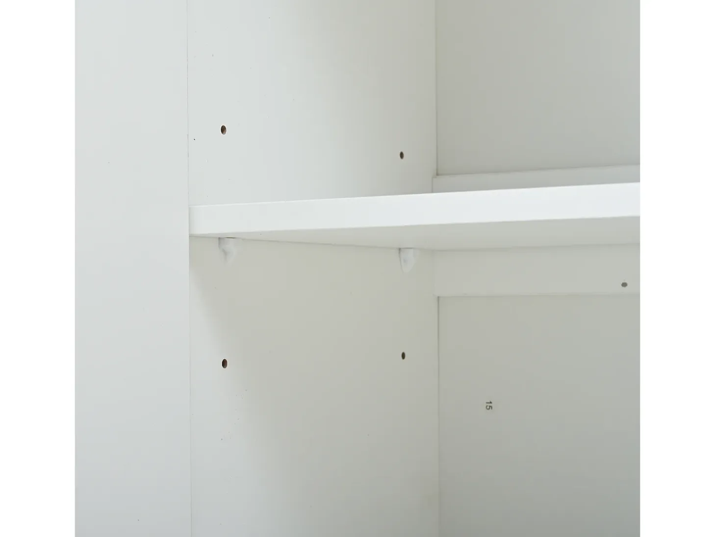 Vitrina LED blanca con 4 puertas y 1 cajón de almacenamiento - para salón y despacho