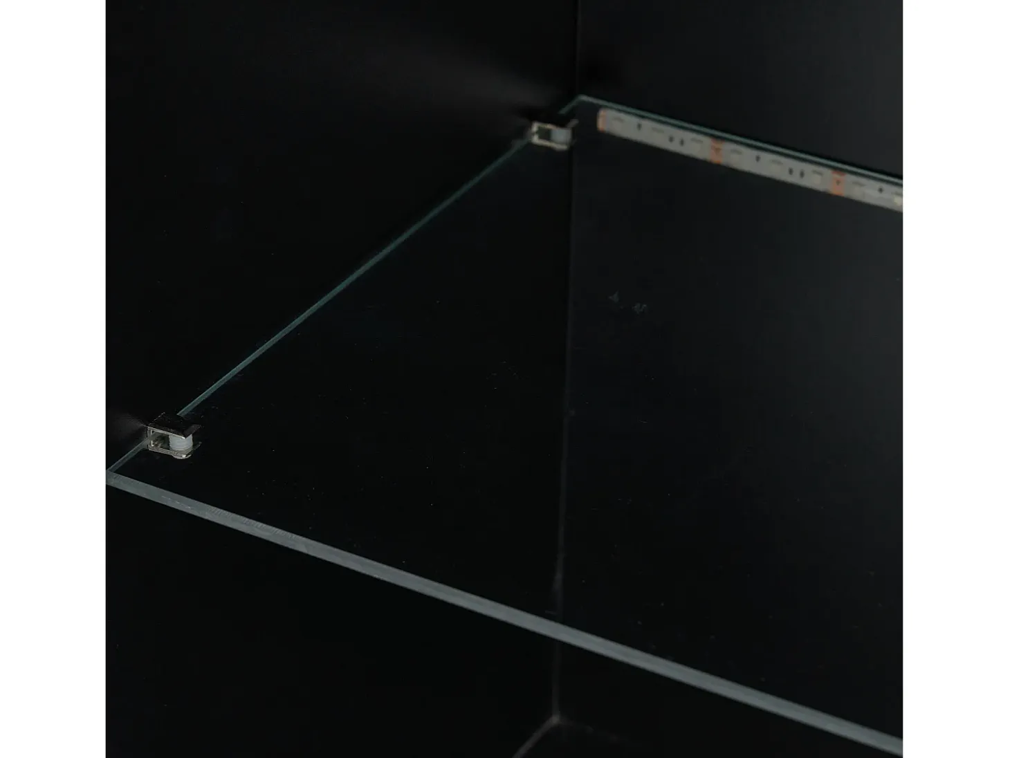 Vitrina negra de alto brillo con 2 puertas y 1 estante de cristal, LED incluido - 45x35x160cm
