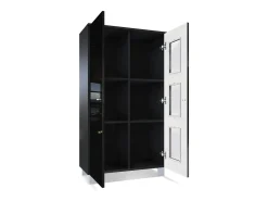 Vladon Vitrina Denjo, Cristalera con 2 Puertas y 3 Estantes de cristal, Negro mate/Negro de alto brillo/Burdeos de alto brillo (71 x 129 x 35 cm)