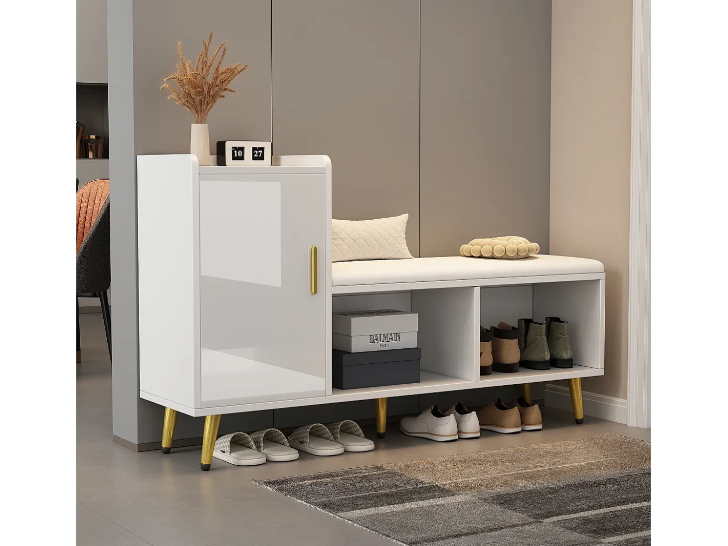 Zapatero con banco acolchado y almacenaje, puerta lacada en blanco, estantes regulables, accesorios dorados (120x35x71,5 cm)