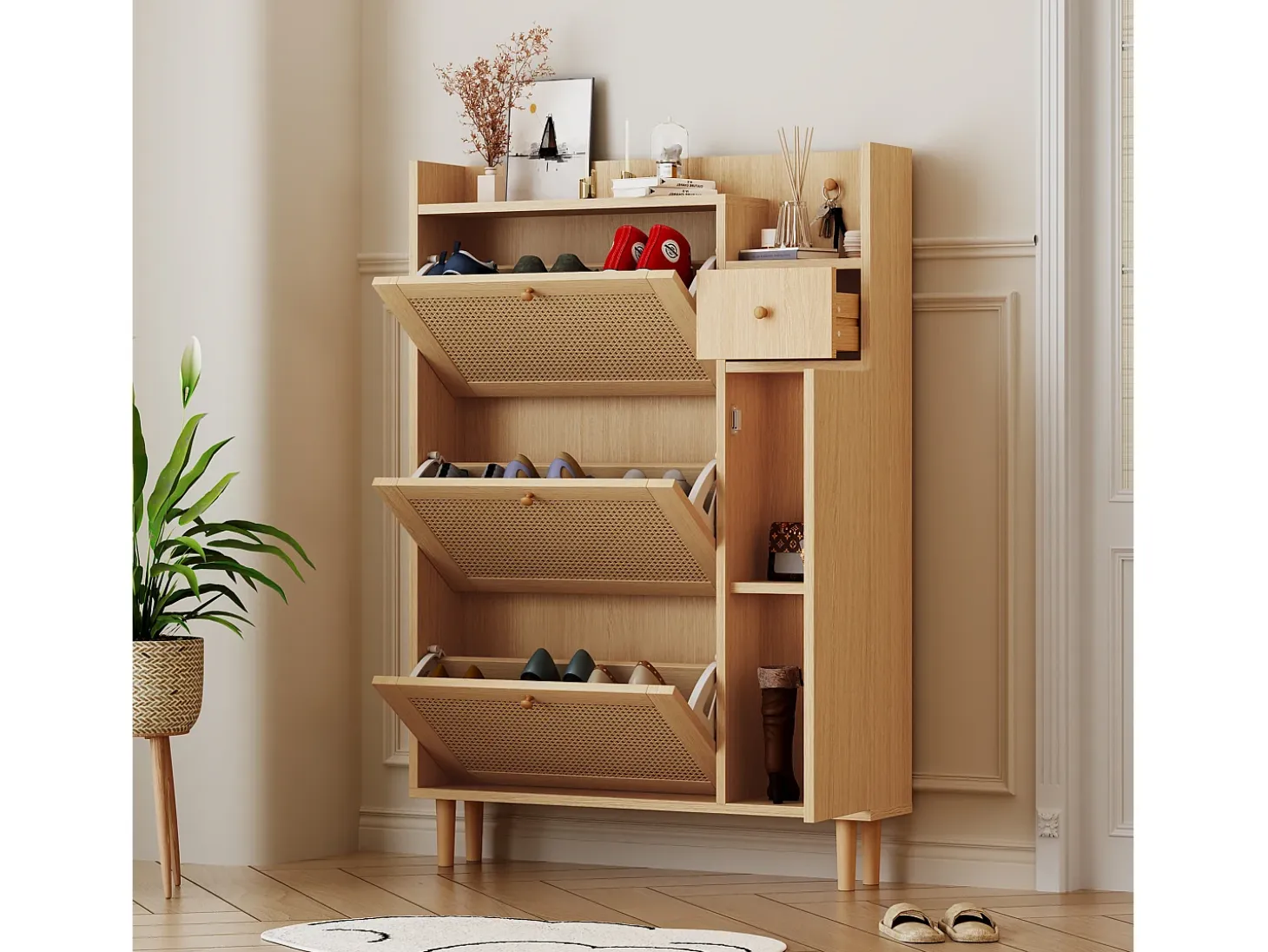 Zapatero de ratán con 4 puertas y 1 cajón, patas y tiradores de madera