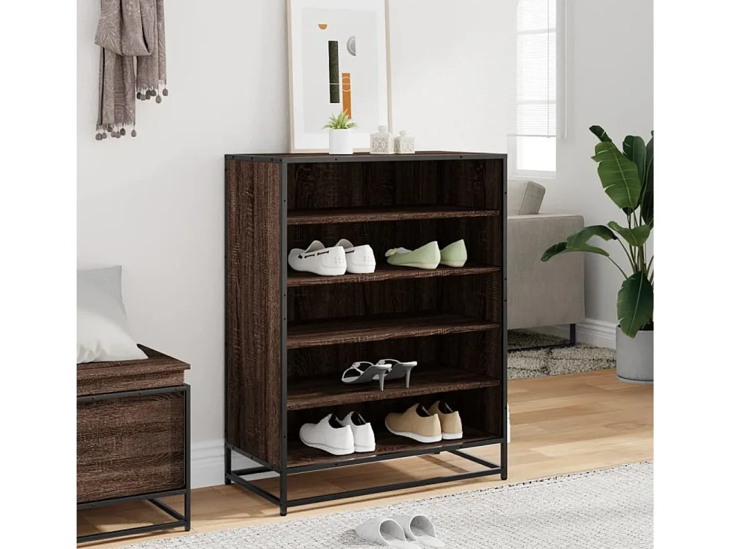 Zapatero de roble marrón fabricado con madera de ingeniería y metal.
