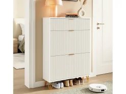 Zapatero moderno blanco con 3 cajones de madera, tiradores dorados, pequeños estriados.