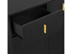 Zapatero negro con cajones, puertas texturizadas, estantes ajustables, tiradores y patas dorados, diseño elegante