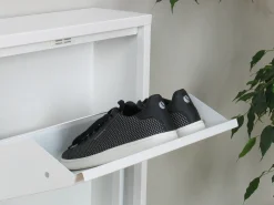 Zapatero Pisa de 9 puertas en metal blanco. Se entrega completamente montado.